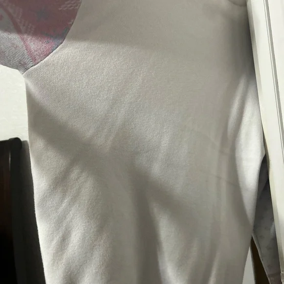 Hello Kitty Pastel Pink and White Sweater - Picture 4 of 4